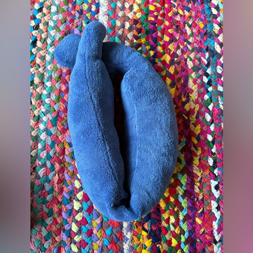 BLUE FUZZY MASSAGING NECK PILLOW